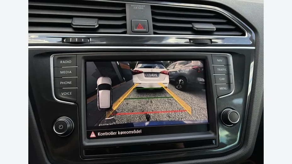 VOLKSWAGEN Tiguan -