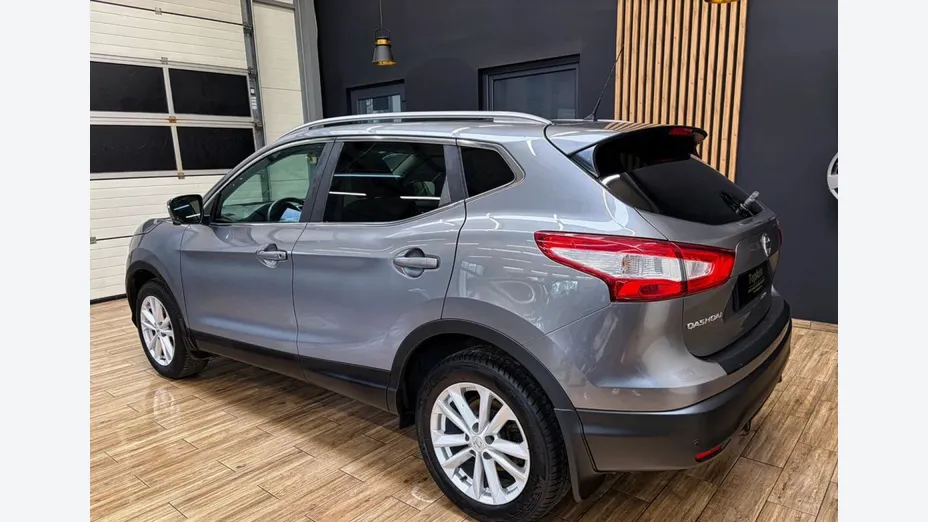 NISSAN Qashqai -