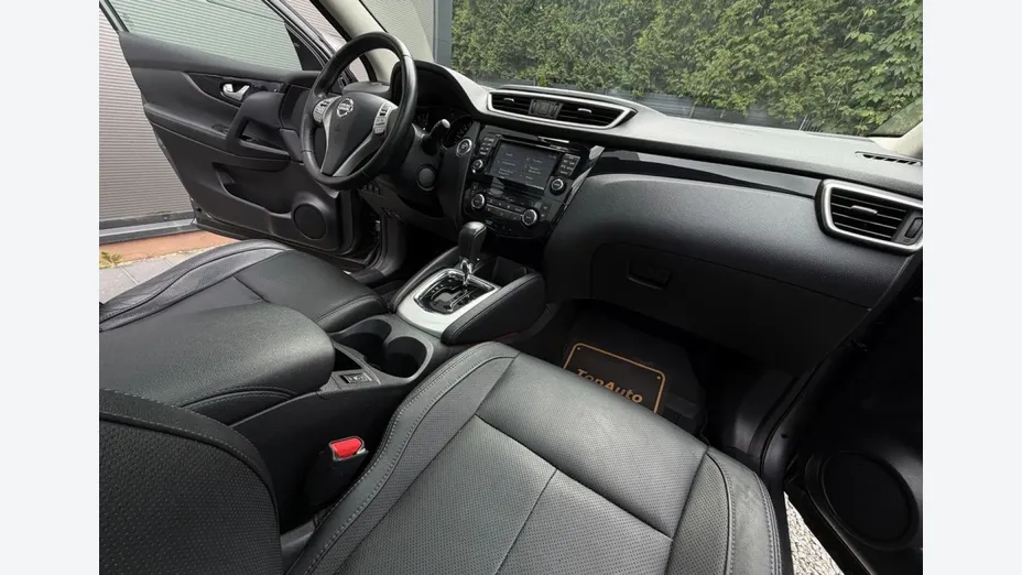 NISSAN Qashqai -