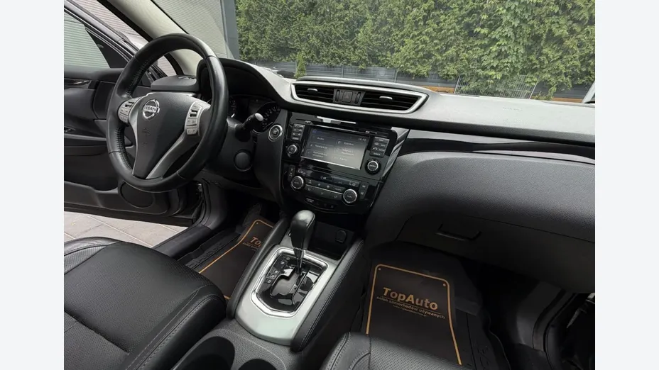 NISSAN Qashqai -