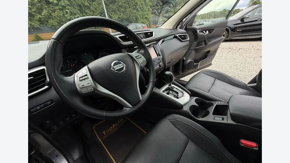 NISSAN Qashqai -