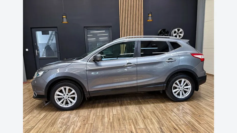 NISSAN Qashqai -