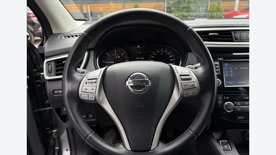 NISSAN Qashqai -