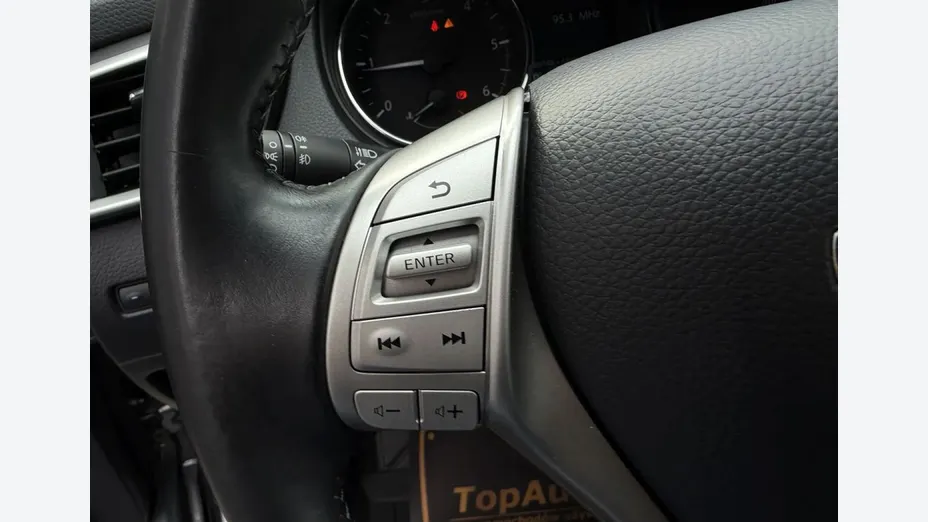 NISSAN Qashqai -