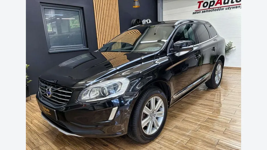 VOLVO XC60 -