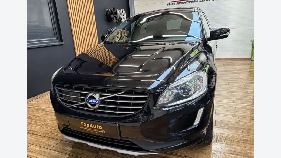 VOLVO XC60 -