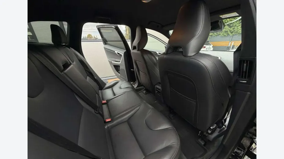 VOLVO XC60 -