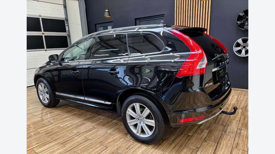 VOLVO XC60 -