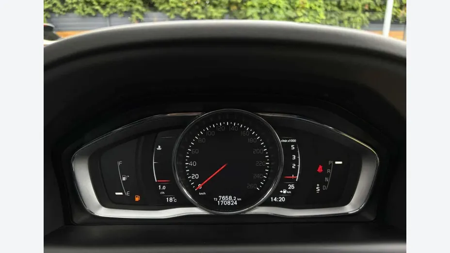 VOLVO XC60 -