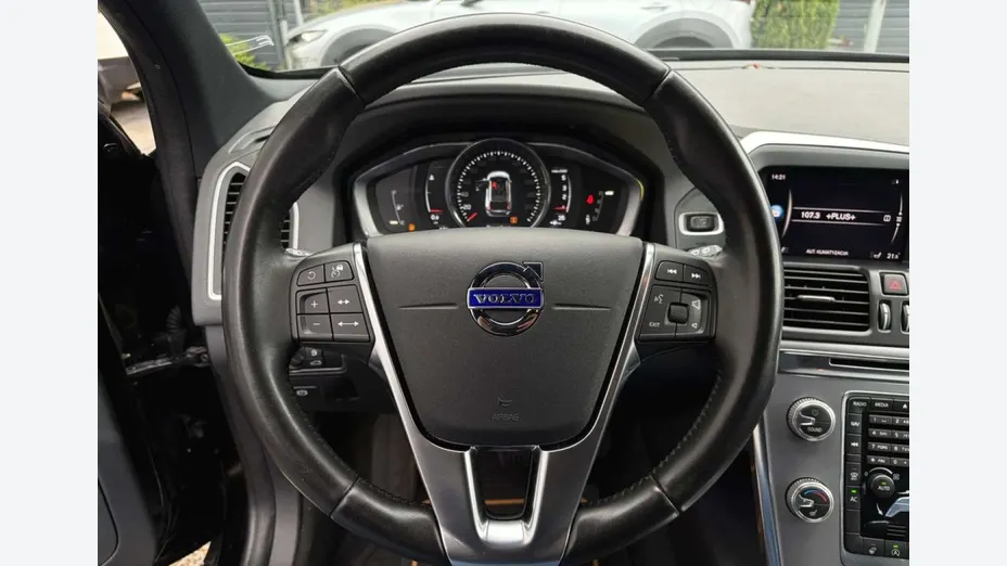 VOLVO XC60 -