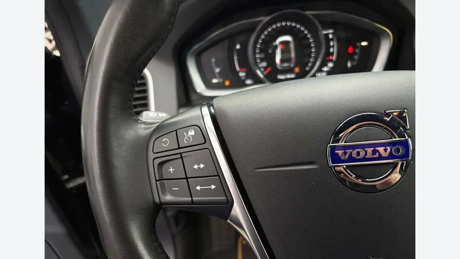 VOLVO XC60 -