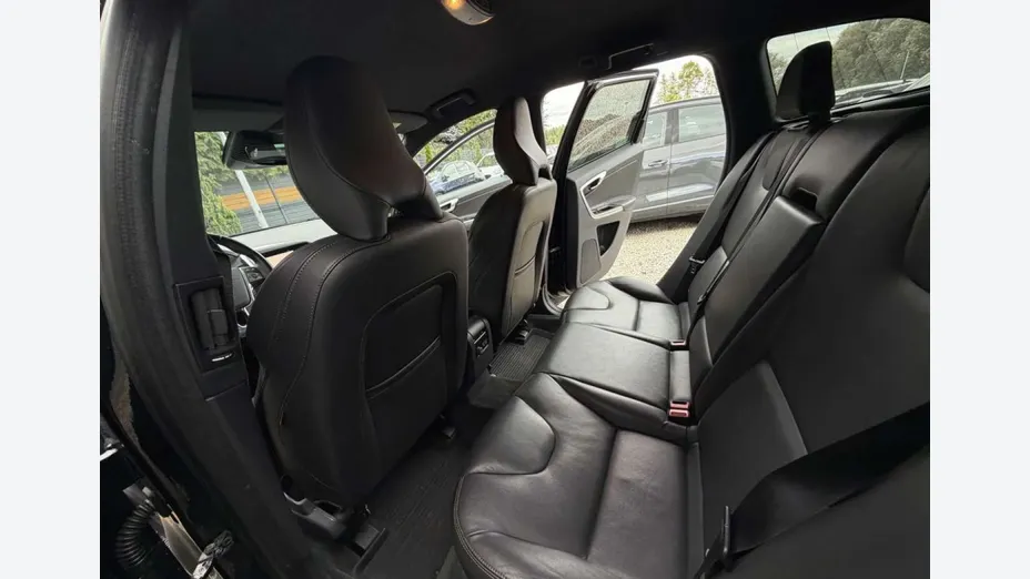 VOLVO XC60 -