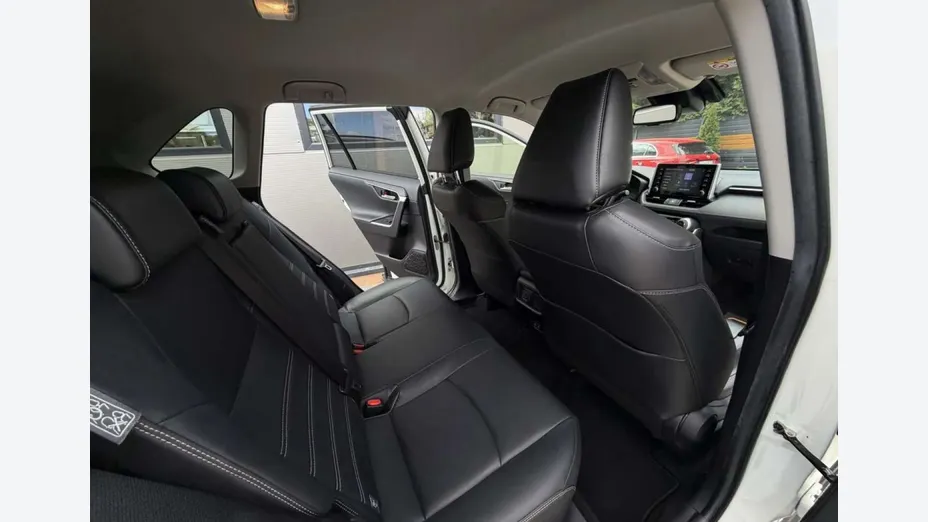 TOYOTA RAV4 -