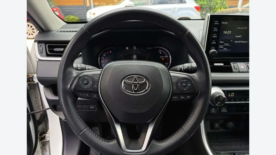 TOYOTA RAV4 -