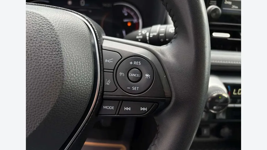 TOYOTA RAV4 -