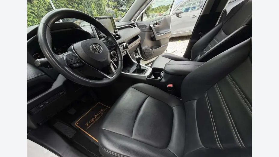 TOYOTA RAV4 -