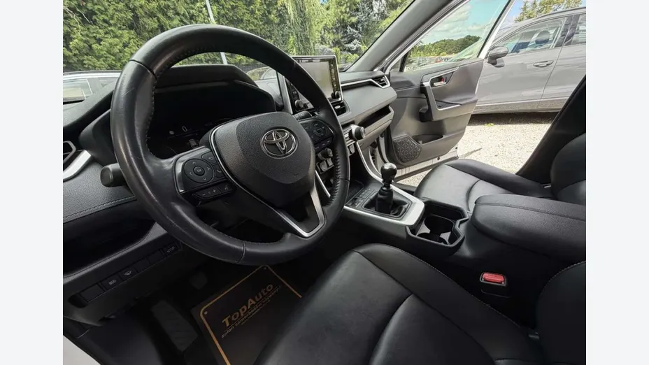 TOYOTA RAV4 -