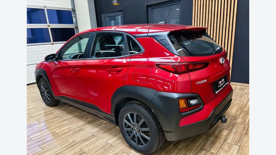 HYUNDAI Kona -