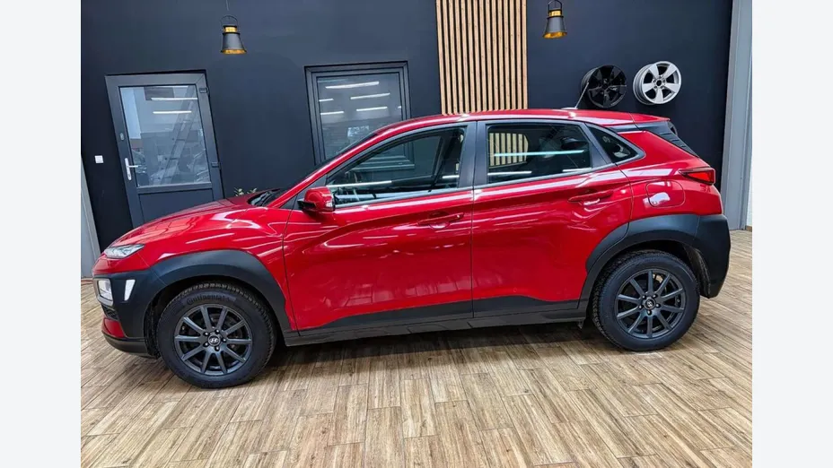 HYUNDAI Kona -