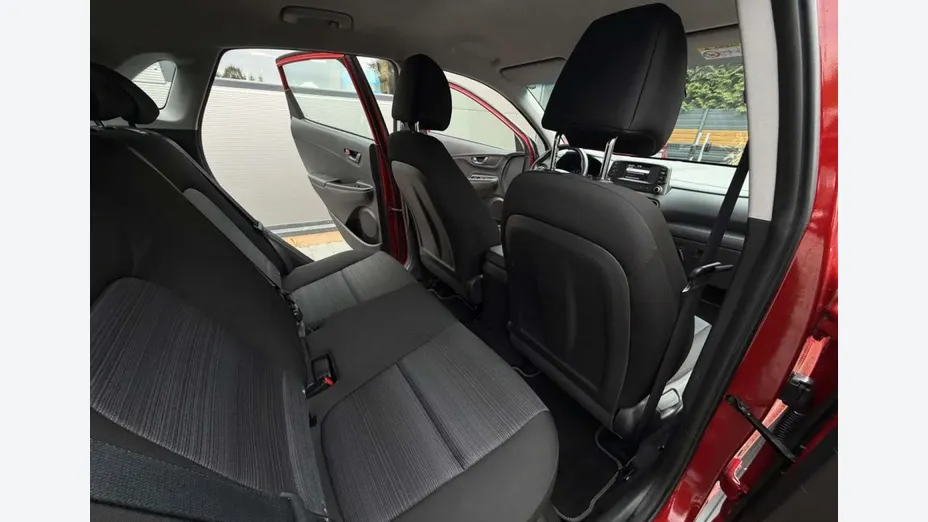 HYUNDAI Kona -