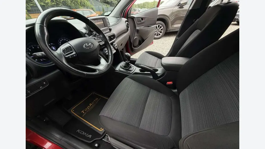 HYUNDAI Kona -