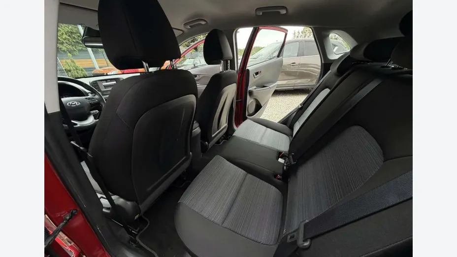 HYUNDAI Kona -