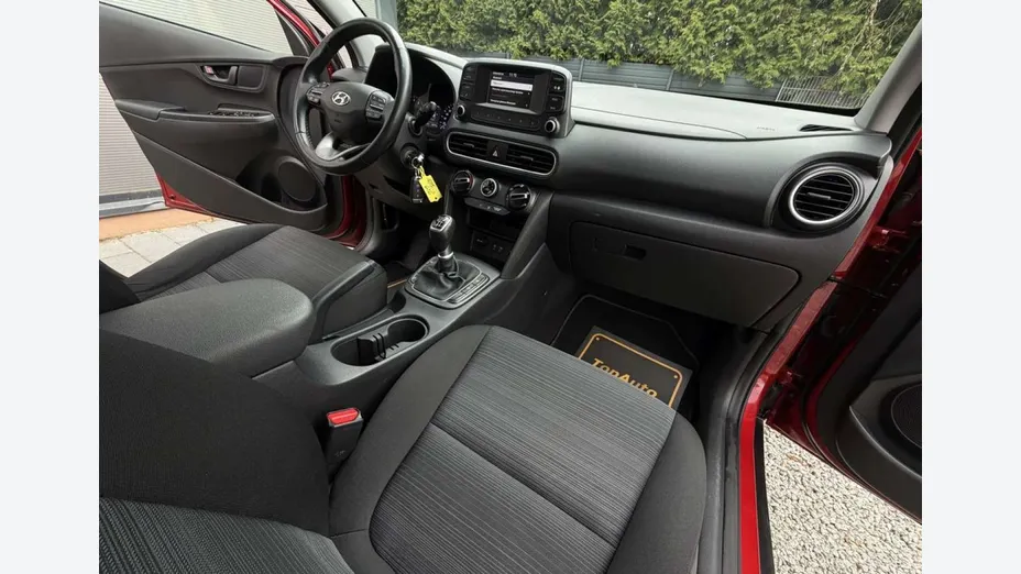 HYUNDAI Kona -