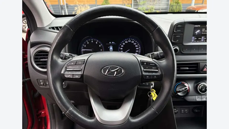 HYUNDAI Kona -
