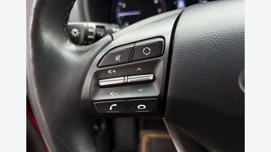 HYUNDAI Kona -