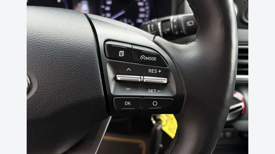 HYUNDAI Kona -