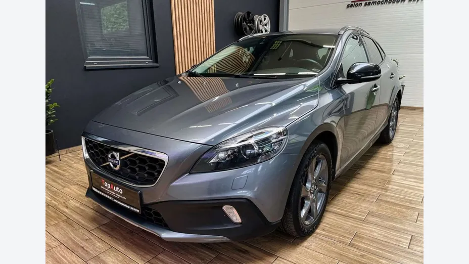 VOLVO V40 Cross Country -