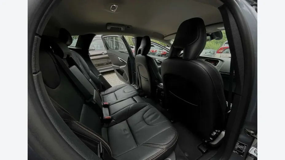 VOLVO V40 Cross Country -