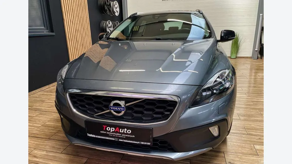 VOLVO V40 Cross Country -