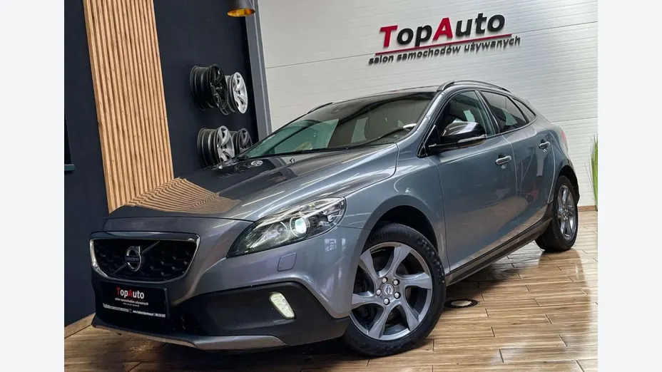 VOLVO V40 Cross Country -