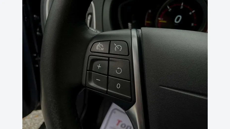 VOLVO V40 Cross Country -