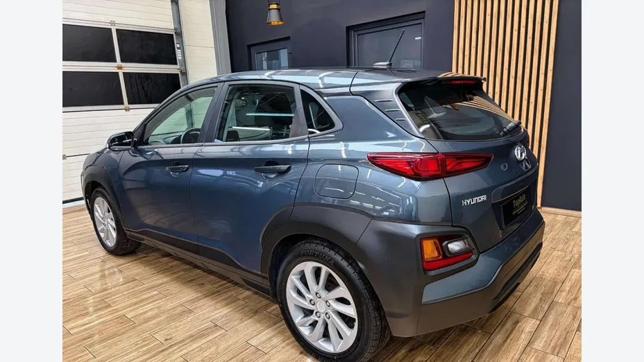 HYUNDAI Kona -