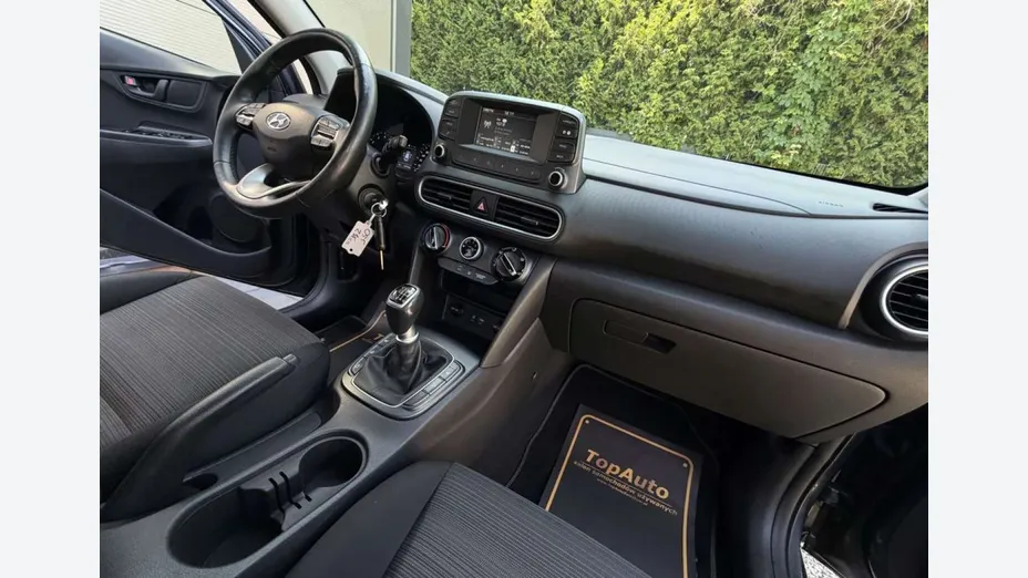 HYUNDAI Kona -