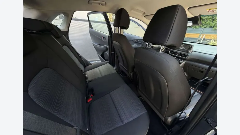 HYUNDAI Kona -