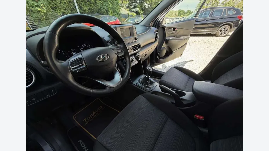 HYUNDAI Kona -