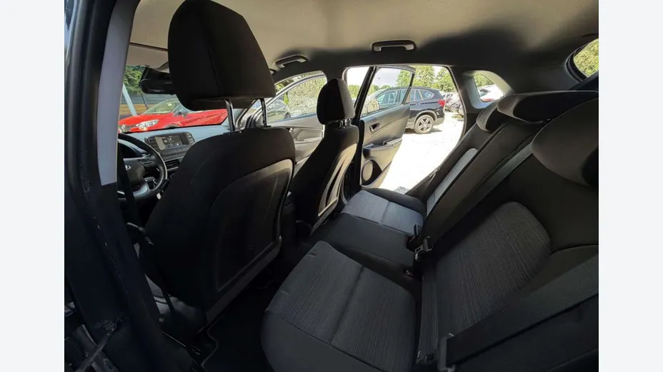 HYUNDAI Kona -