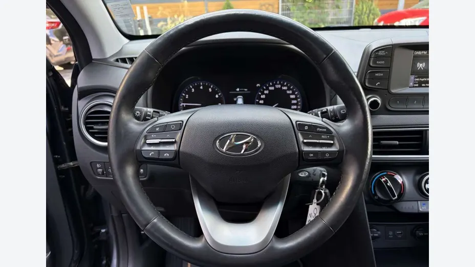 HYUNDAI Kona -