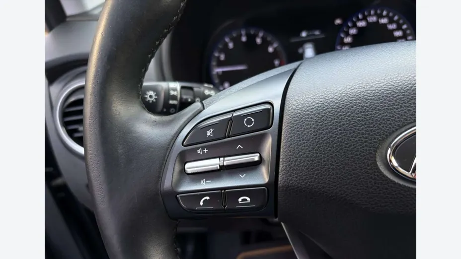 HYUNDAI Kona -