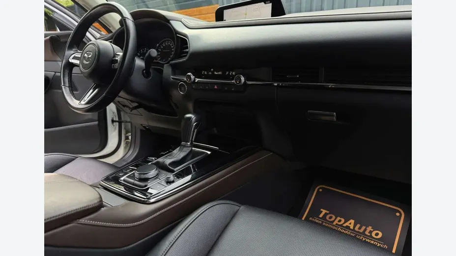 MAZDA CX-30 -