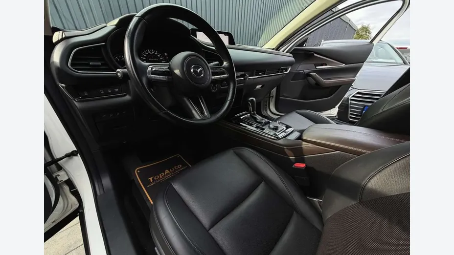 MAZDA CX-30 -