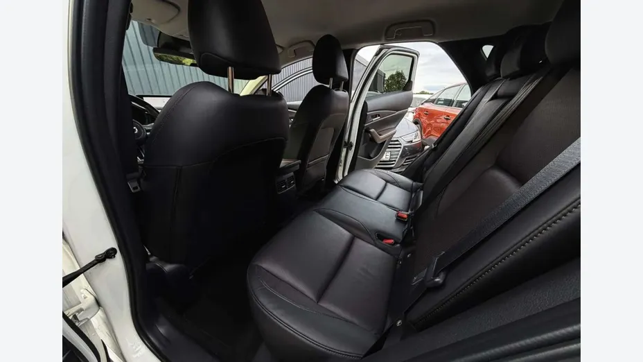 MAZDA CX-30 -