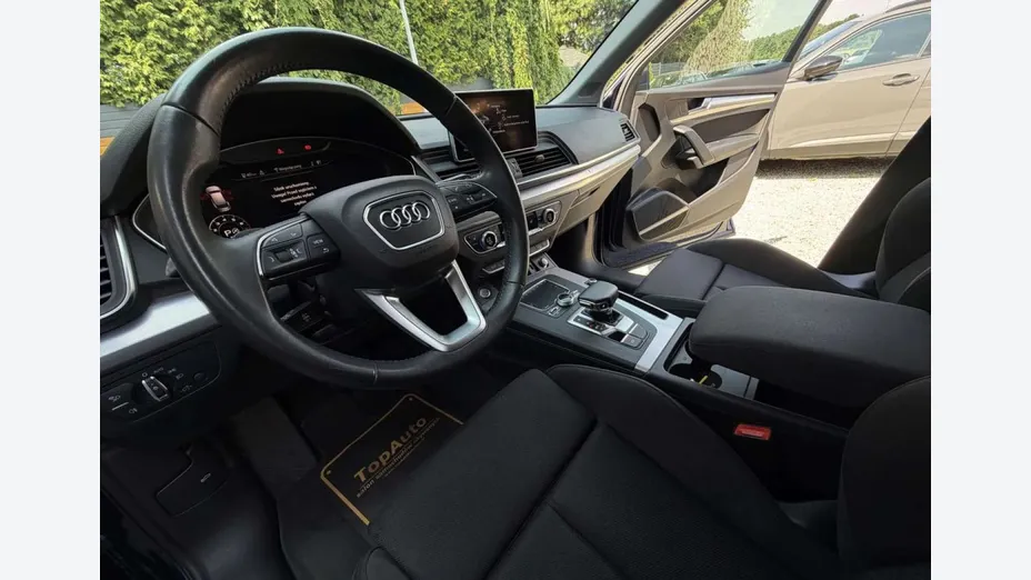 AUDI Q5 -