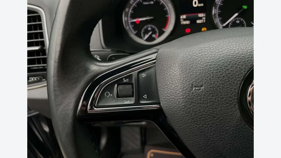 SKODA Karoq -