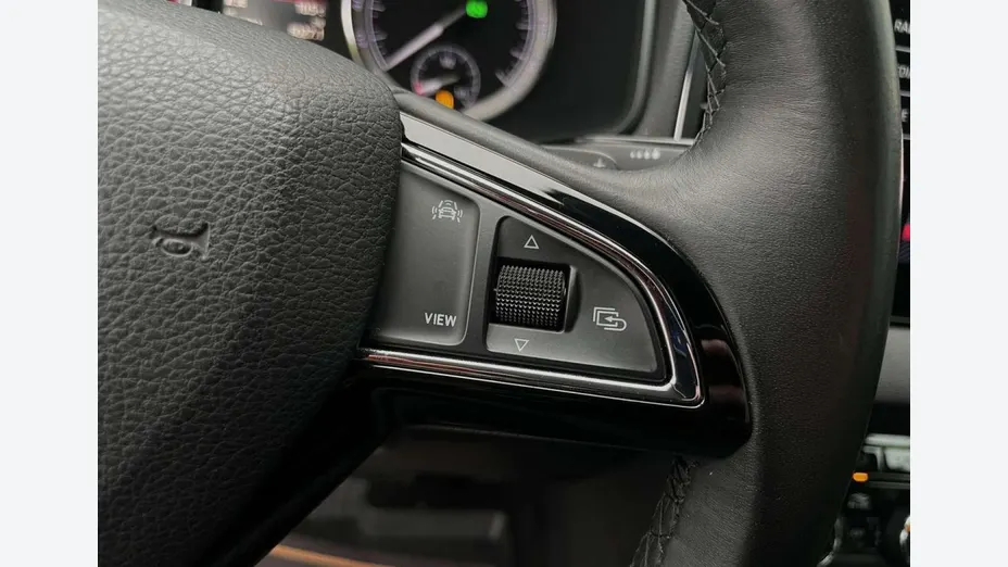 SKODA Karoq -