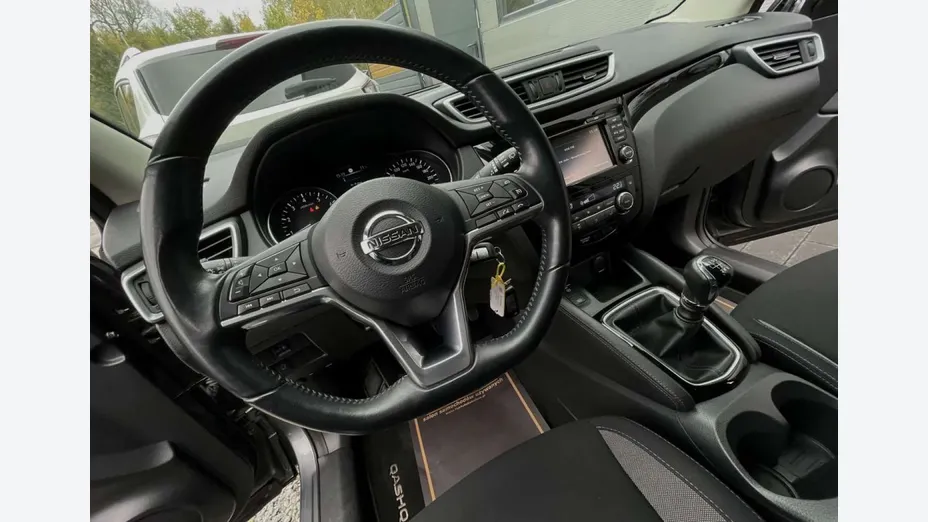 NISSAN Qashqai -