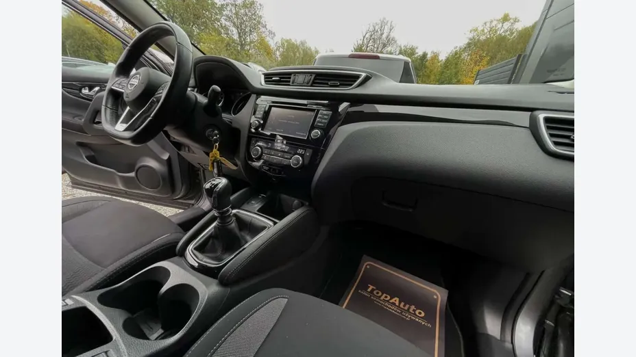 NISSAN Qashqai -